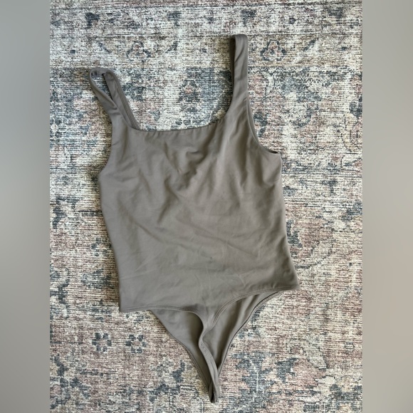 Babaton bodysuit - Picture 3 of 4